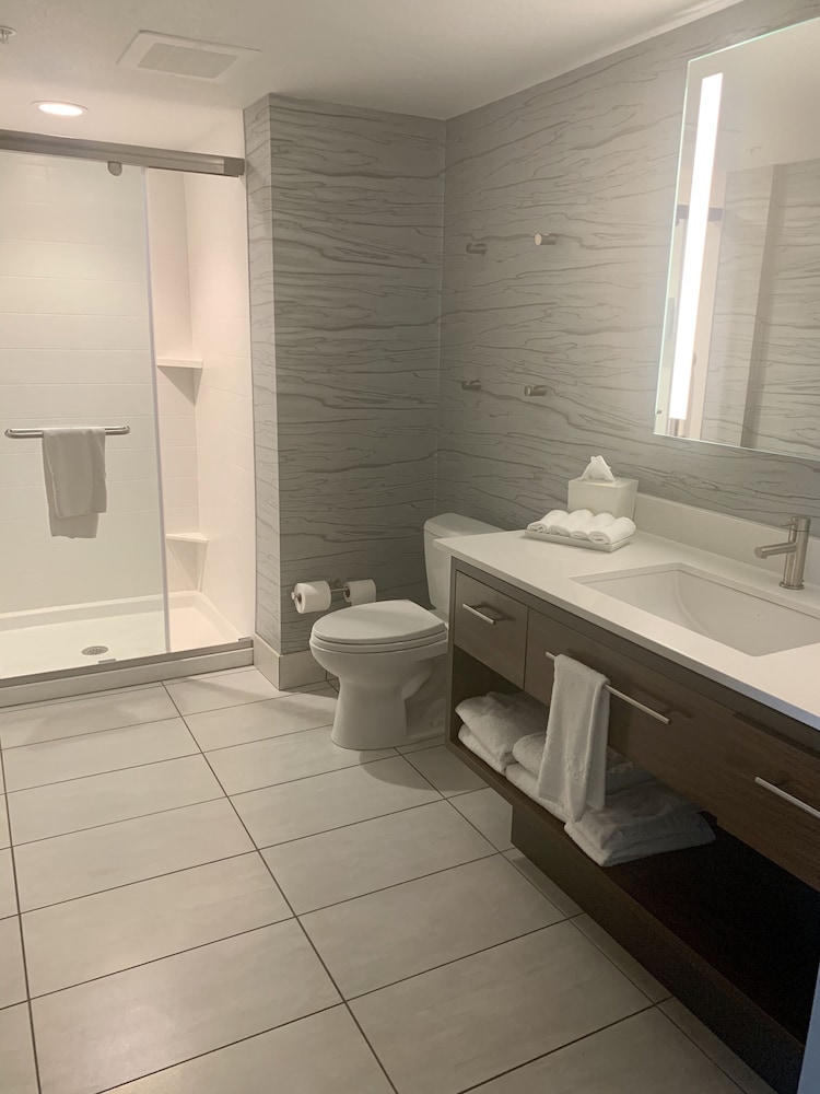 Home2 Suites by Hilton KCI Airport - photo 18