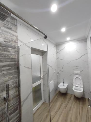 Eni entire guesthouse parking on site — Berat — photo 4
