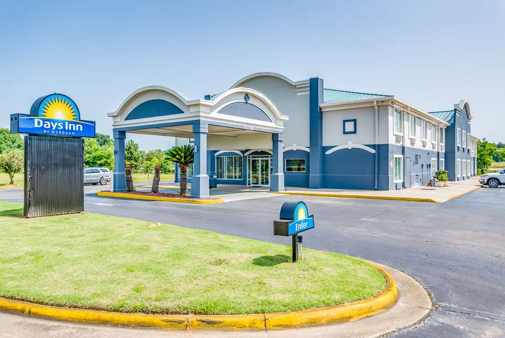 Days Inn By Wyndham Coliseum Montgomery Al — Montgomery