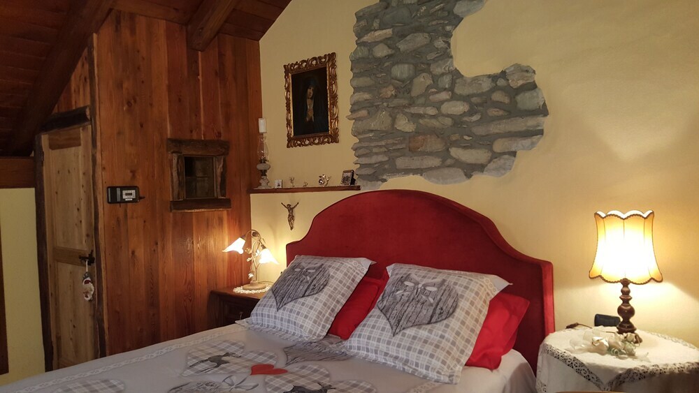 Charming Chalet With Panoramic View — Antey-Saint-Andre — photo 4