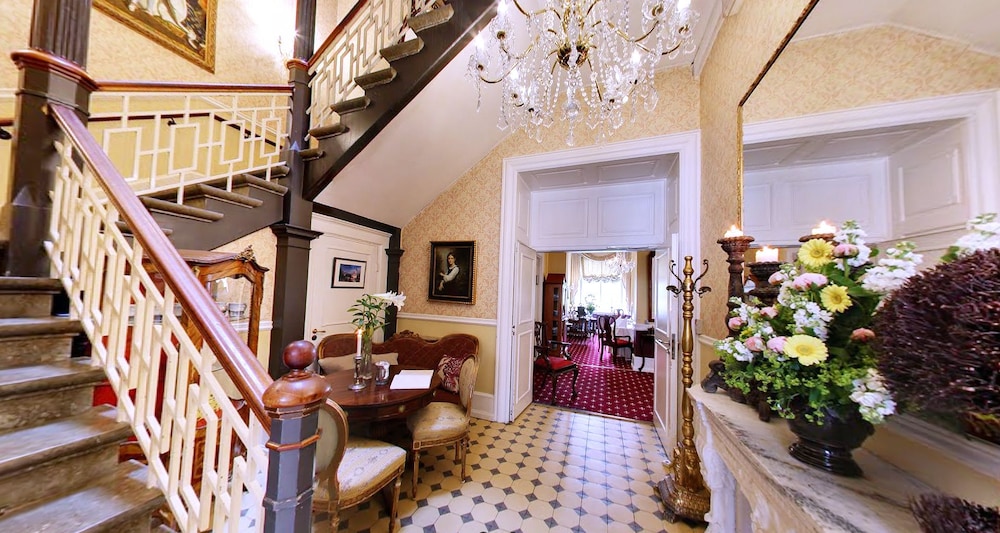 Hvedholm Slotshotel — Faaborg — photo 2