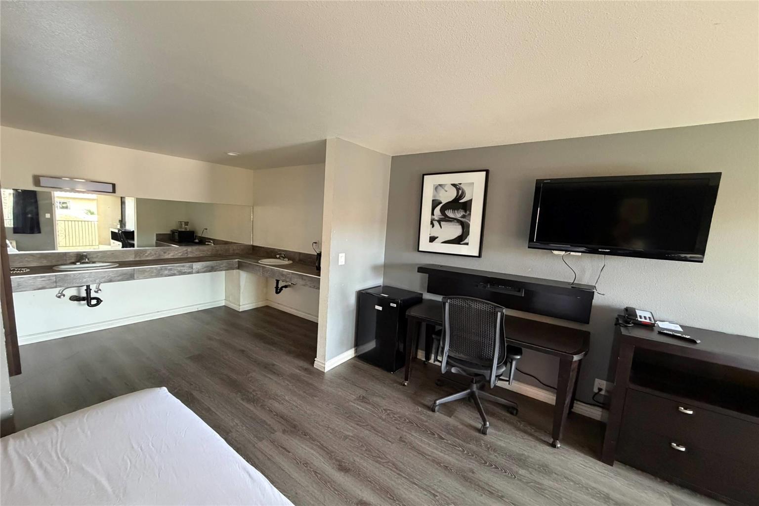 Travelodge by Wyndham Hemet CA - photo 16