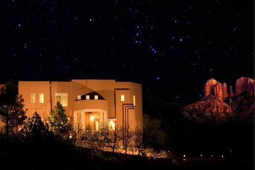 Sedona Cathedral Hideaway LLC — 4-Star Luxury Hotel in Sedona, United States