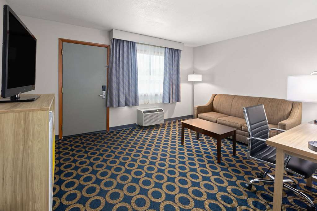 Days Inn by Wyndham Wauseon - photo 17