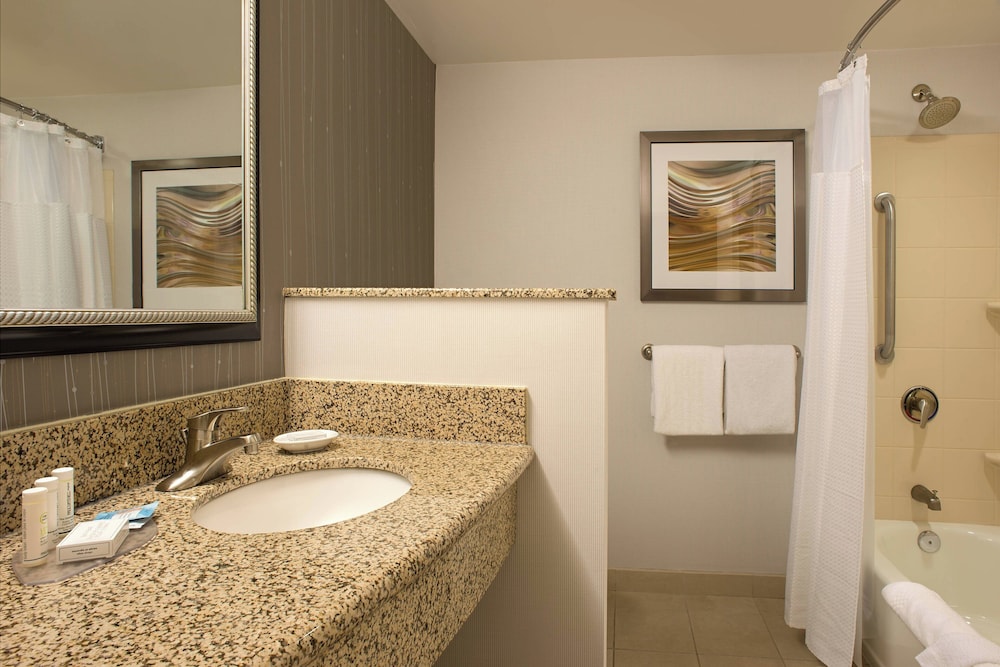 Courtyard by Marriott Hanover Lebanon - photo 11