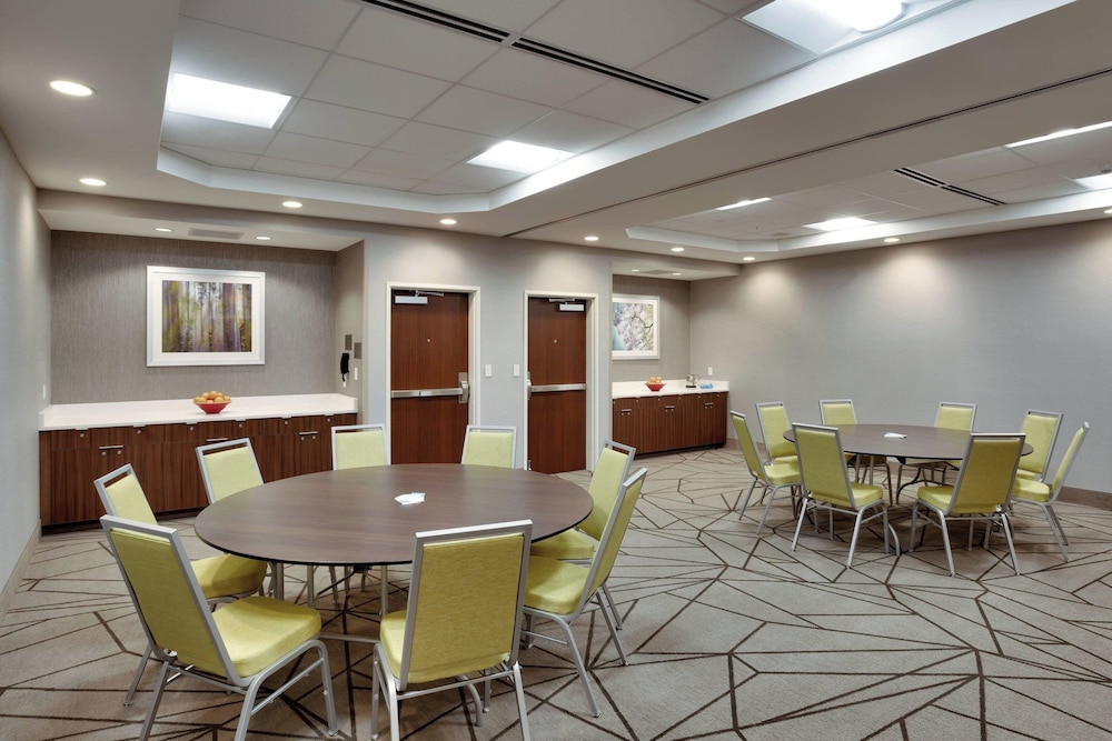 Fairfield Inn & Suites by Marriott Springfield North - photo 33