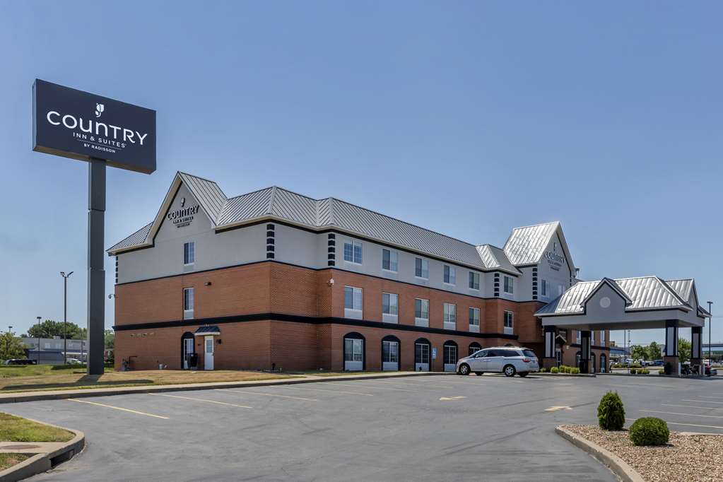 Country Inn & Suites by Radisson St. Peters MO — hotel in Saint Charles