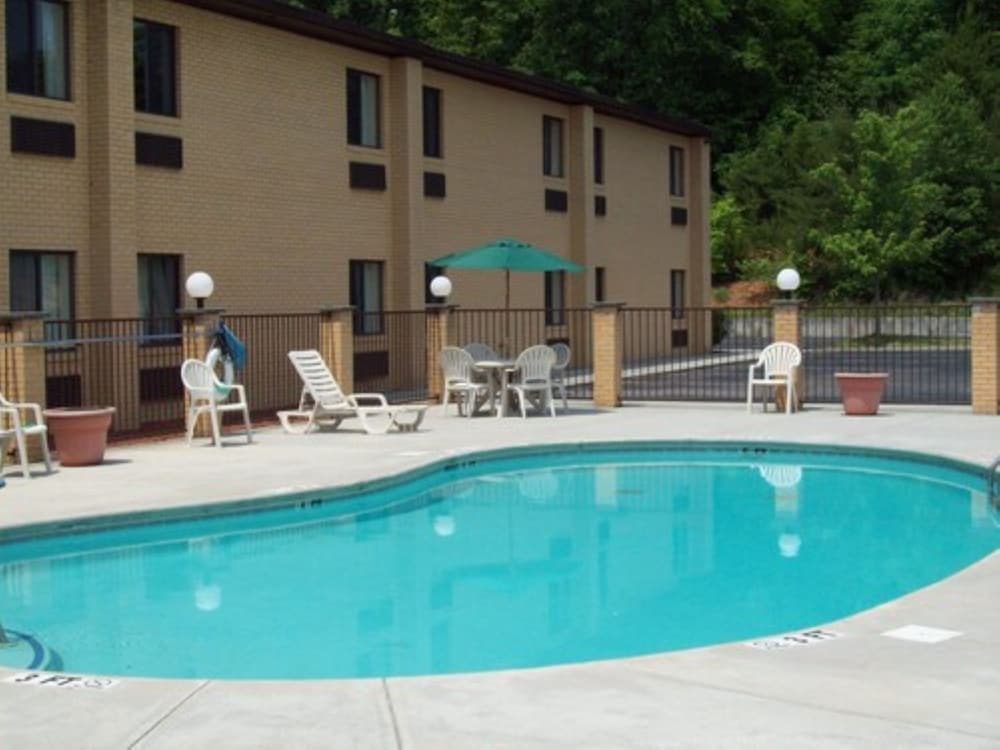 Quality Inn Clinton Knoxville North - photo 21