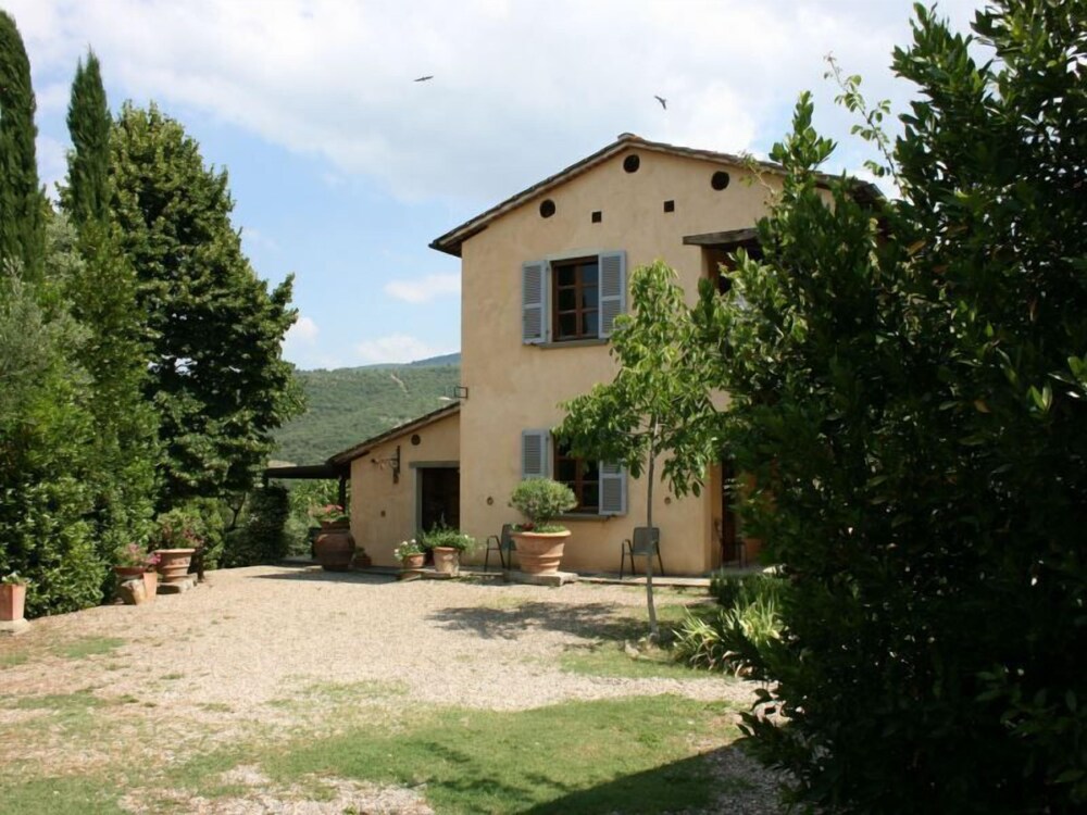 Collina dei Fiori — 4-Star Luxury Hotel in Castiglion Fiorentino, Italy