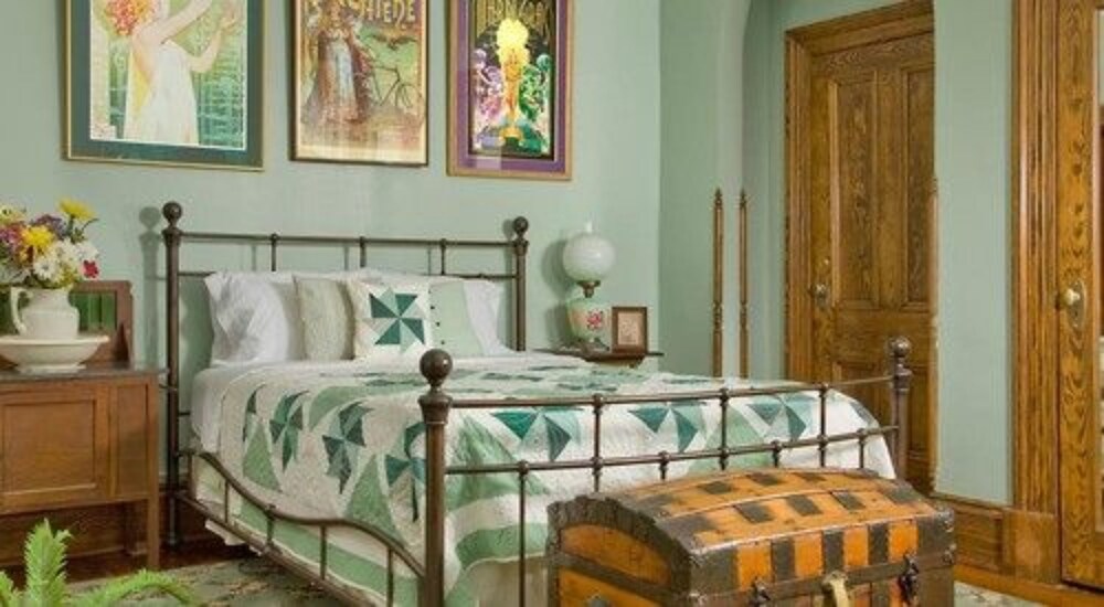 The Carriage House Inn Bed & Breakfast - photo 9
