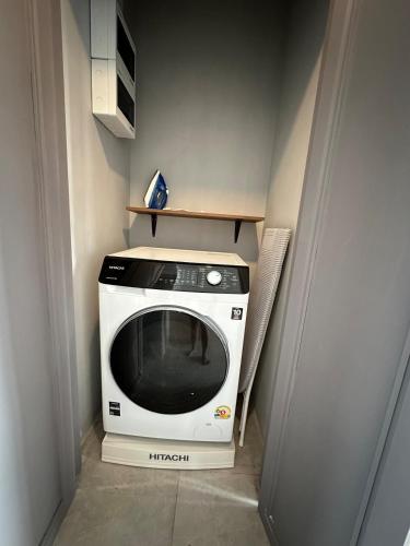 Spacious duplex 2 BR apartment max 6 guests 3 min walk to BTS Nana