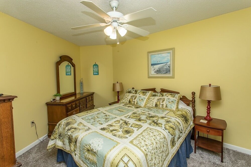 Royal Garden Resort 515 2 Bedroom Condo by RedAwning - photo 4