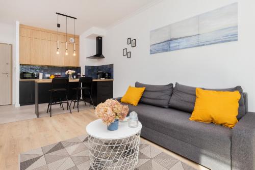 Modern Apartment with Balcony by Noclegi Renters — 4-Star Luxury Hotel in Gdansk, Poland
