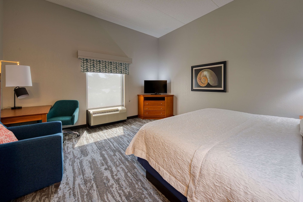 Hampton Inn Wilmington University Area Smith Creek Station - photo 26