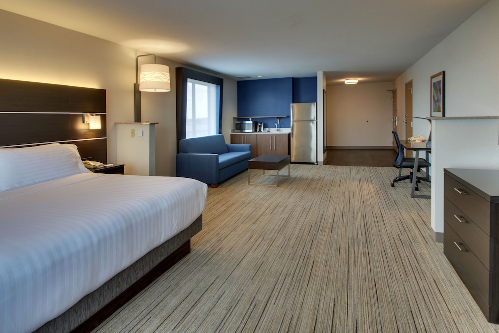 Holiday Inn Express & Suites Morris by IHG - photo 26