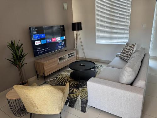 Beautifully furnished loft apartment in central Durbanville — 4-Star Luxury Hotel in Cape Town, South Africa