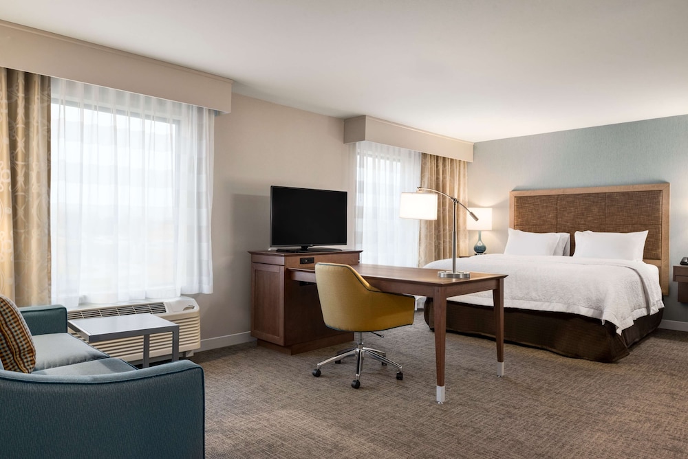 Hampton Inn Lincoln Airport - photo 9