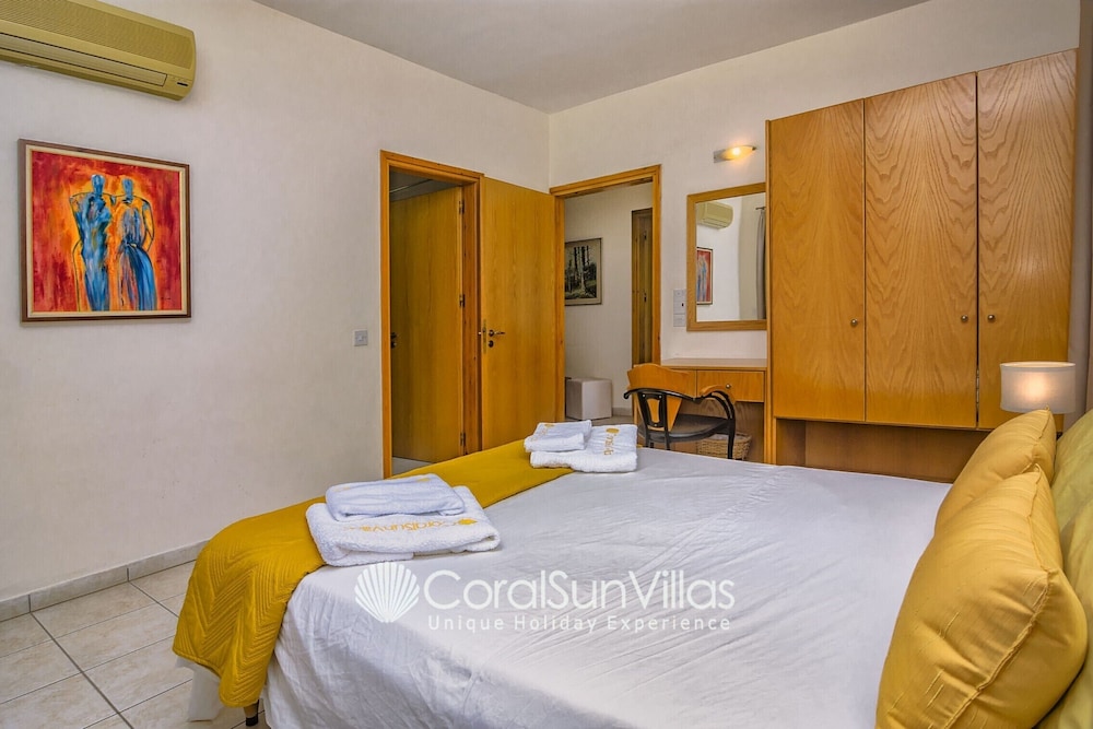 Exceptional Large Villa Private Heated Pool Complete Privacy Prime Location