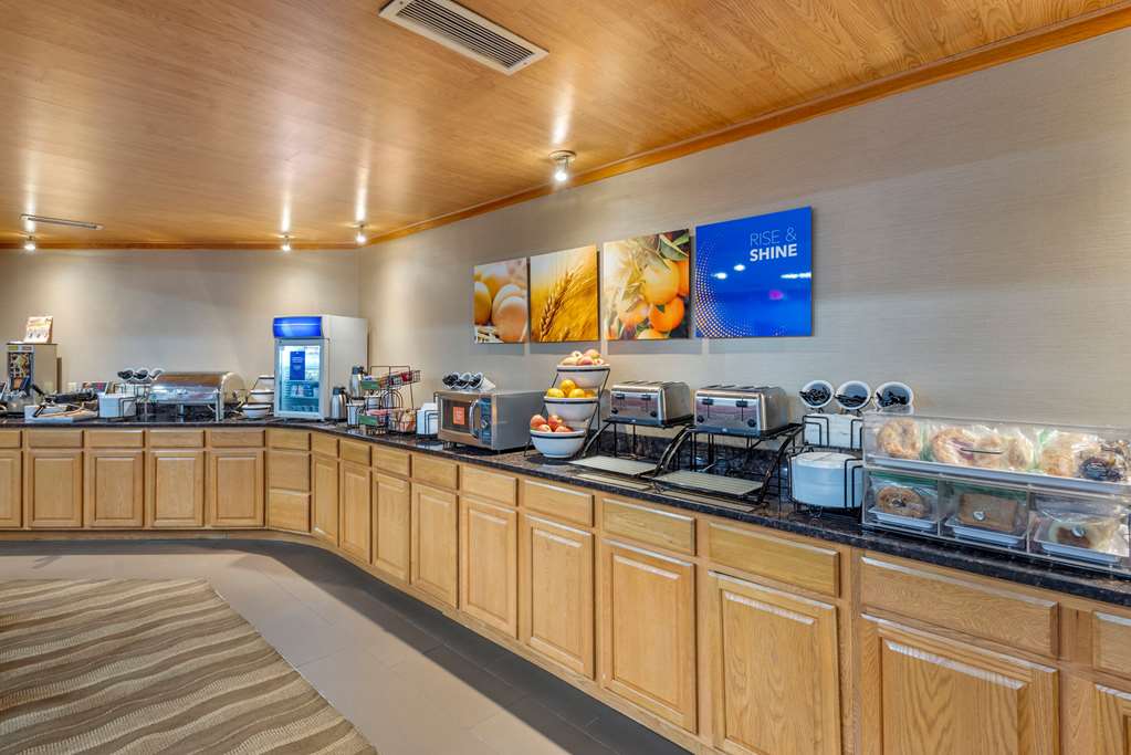 Comfort Inn Lancaster County North - photo 23