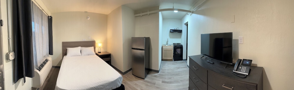 Studio City Suites a Travelodge by Wyndham - photo 15