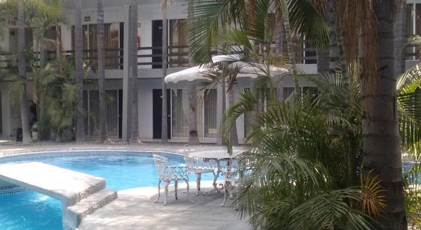 Hotel Suites del Real