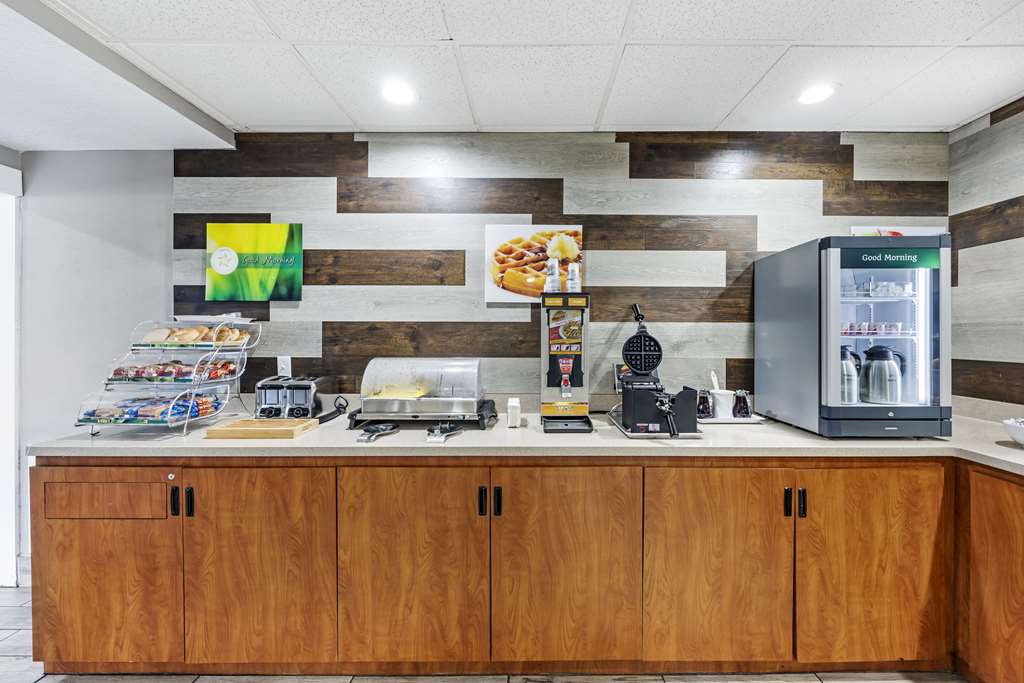 Quality Inn Clarksville Exit 11 - photo 22