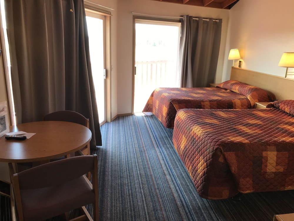 Smith Rock Resort - photo 8