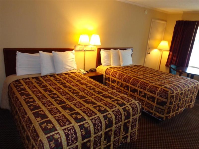 Travelodge by Wyndham Ridgeway Martinsville Area - photo 8