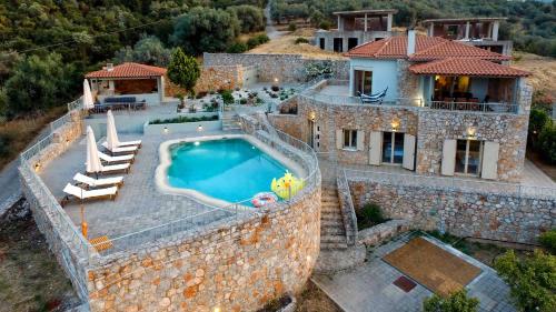 Aether Panorama Pool Retreat - carbon neutral hotel in Unknown City