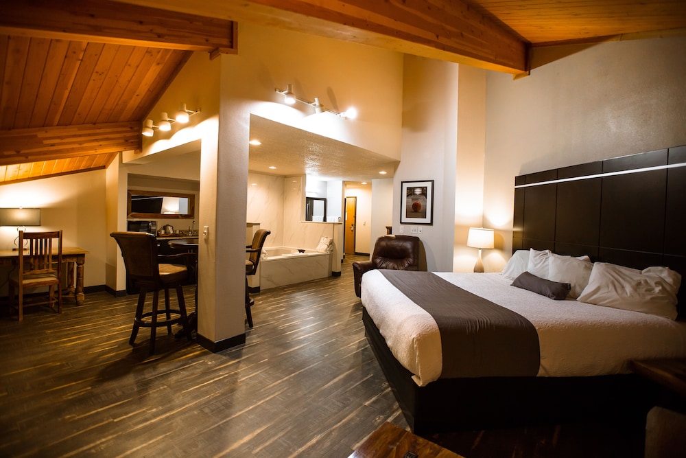 Ten Pin Inn & Suites - featured photo