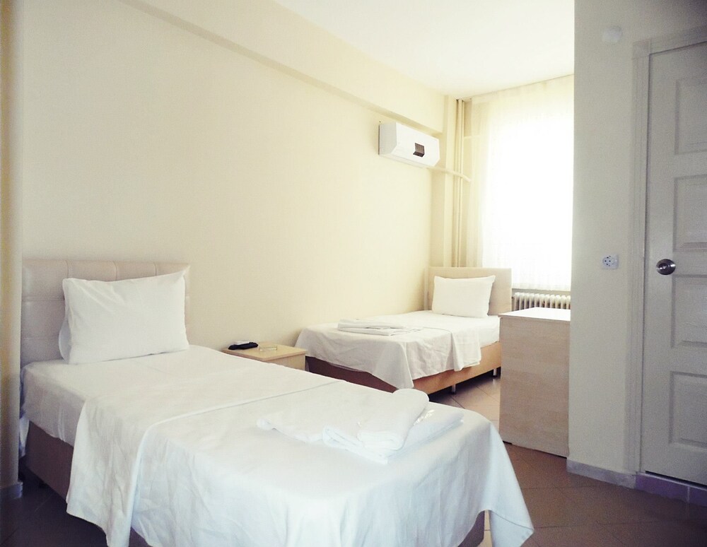 Saral Hotel — hotel in Golcuk