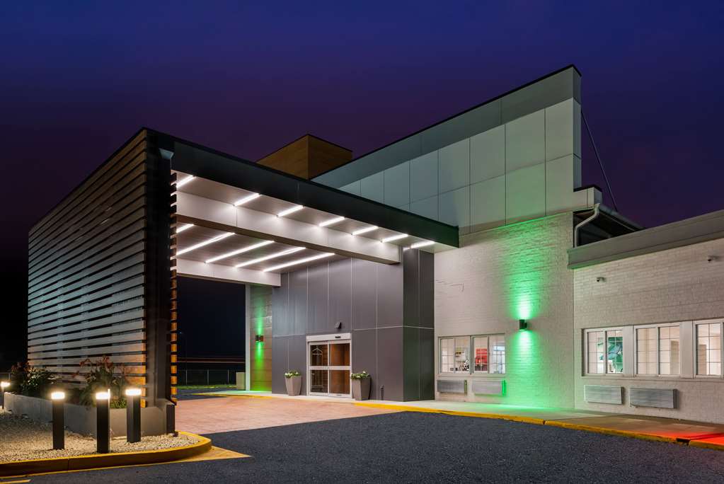 Wyndham Garden Ankeny - photo 9