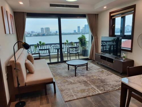 Lakeside Retreat Tay Ho — 4-Star Luxury Hotel in Hanoi, Vietnam