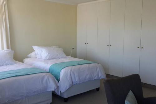 Luxury Studio sleeps up to 3 adults Sunset Beach