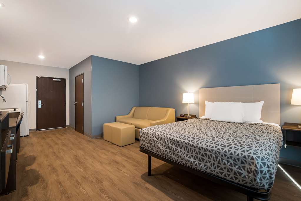 WoodSpring Suites Moreno Valley - photo 13