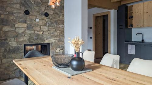 Nix & Nivis Chalet — 4-Star Luxury Hotel in Livigno, Italy