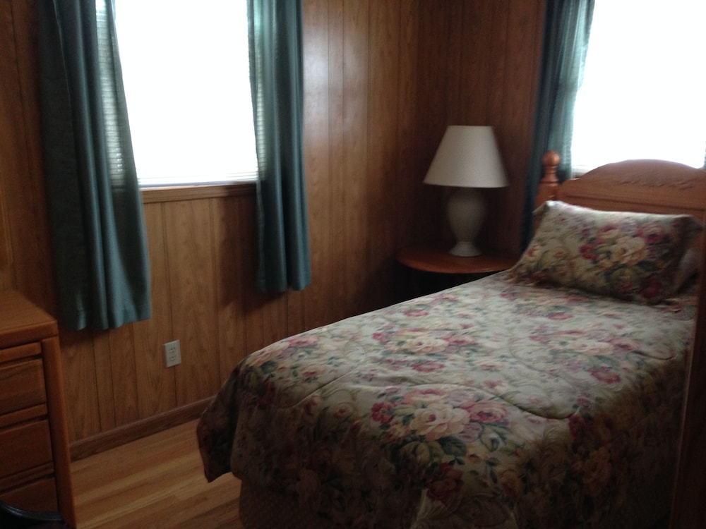 Phillips Historic Motel & Cottages - photo 20