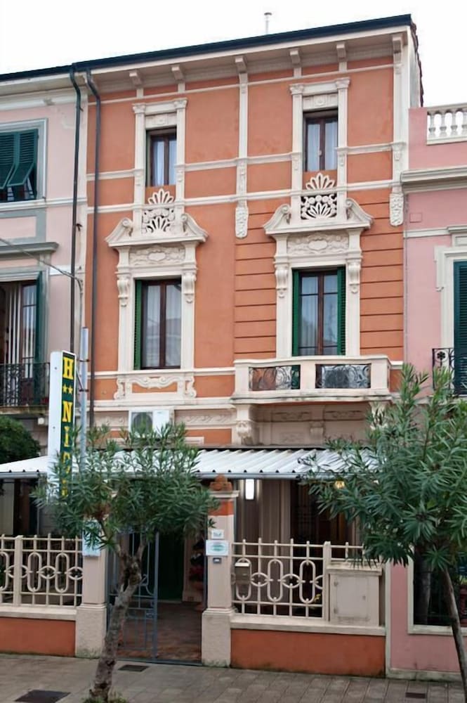 Hotel Nice - carbon neutral hotel in Viareggio