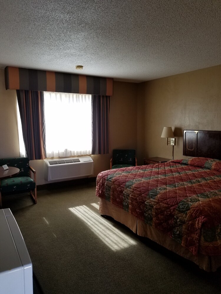 American Holiday Mesa Verde Inn - photo 10