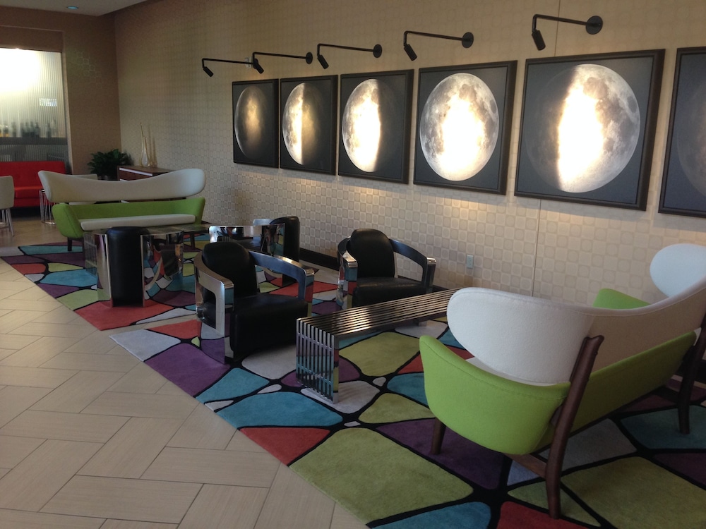 Moonrise Hotel - photo 3