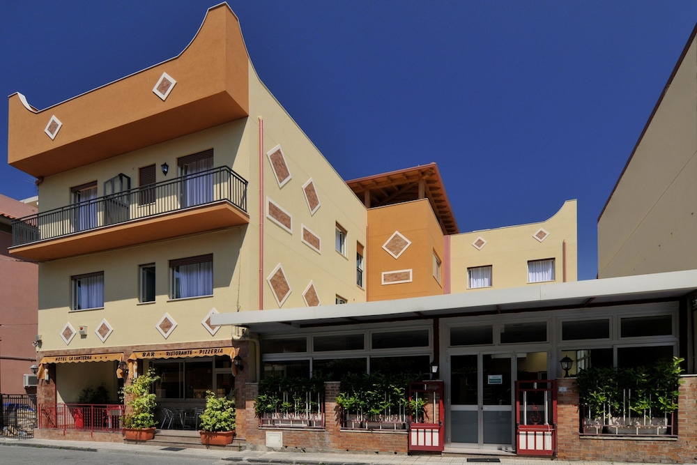 La Lanterna - carbon neutral hotel in Rometta