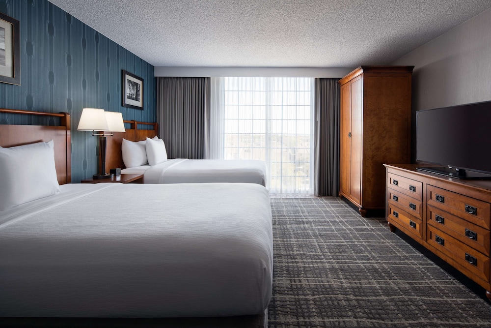 Embassy Suites by Hilton Austin Central - photo 15