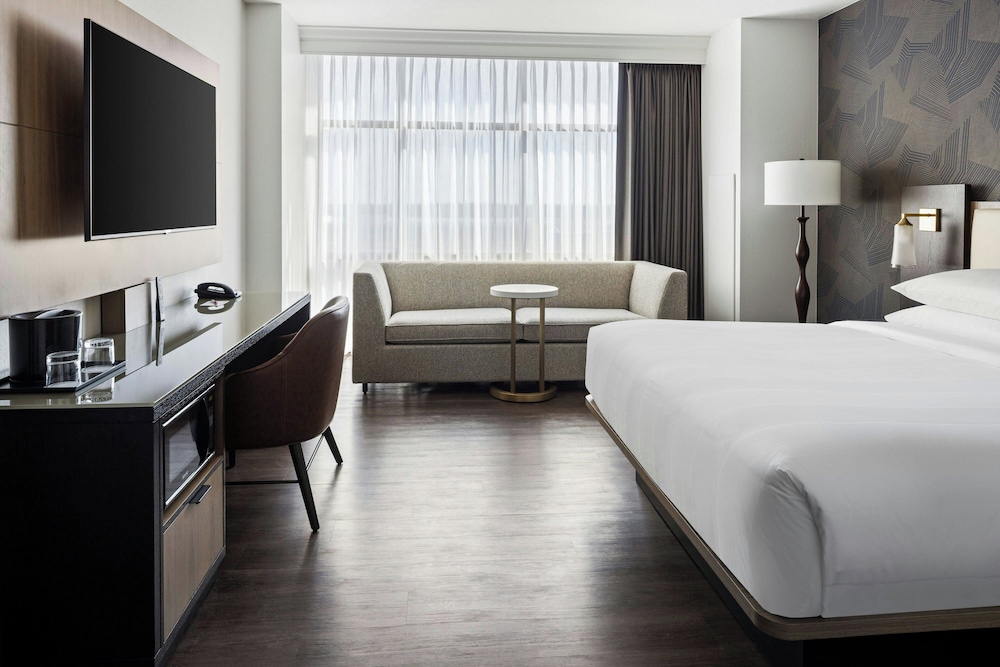 Bloomington Normal Marriott Hotel & Conference Center - photo 11