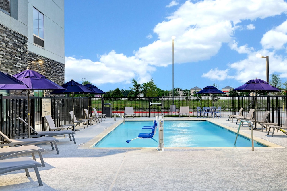 Hampton Inn & Suites Houston East Beltway 8 - photo 50