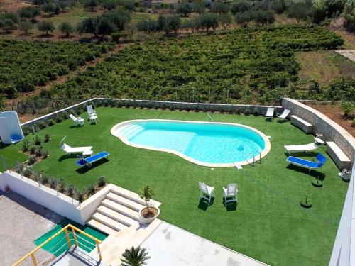 Spacious villa with sea and mountain views in Alcamo — 4-Star Luxury Hotel in Alcamo, Italy