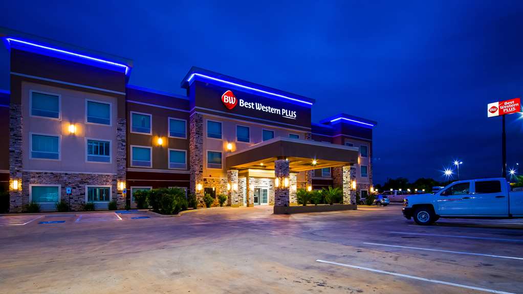 Best Western Plus Dilley Inn & Suites - photo 6
