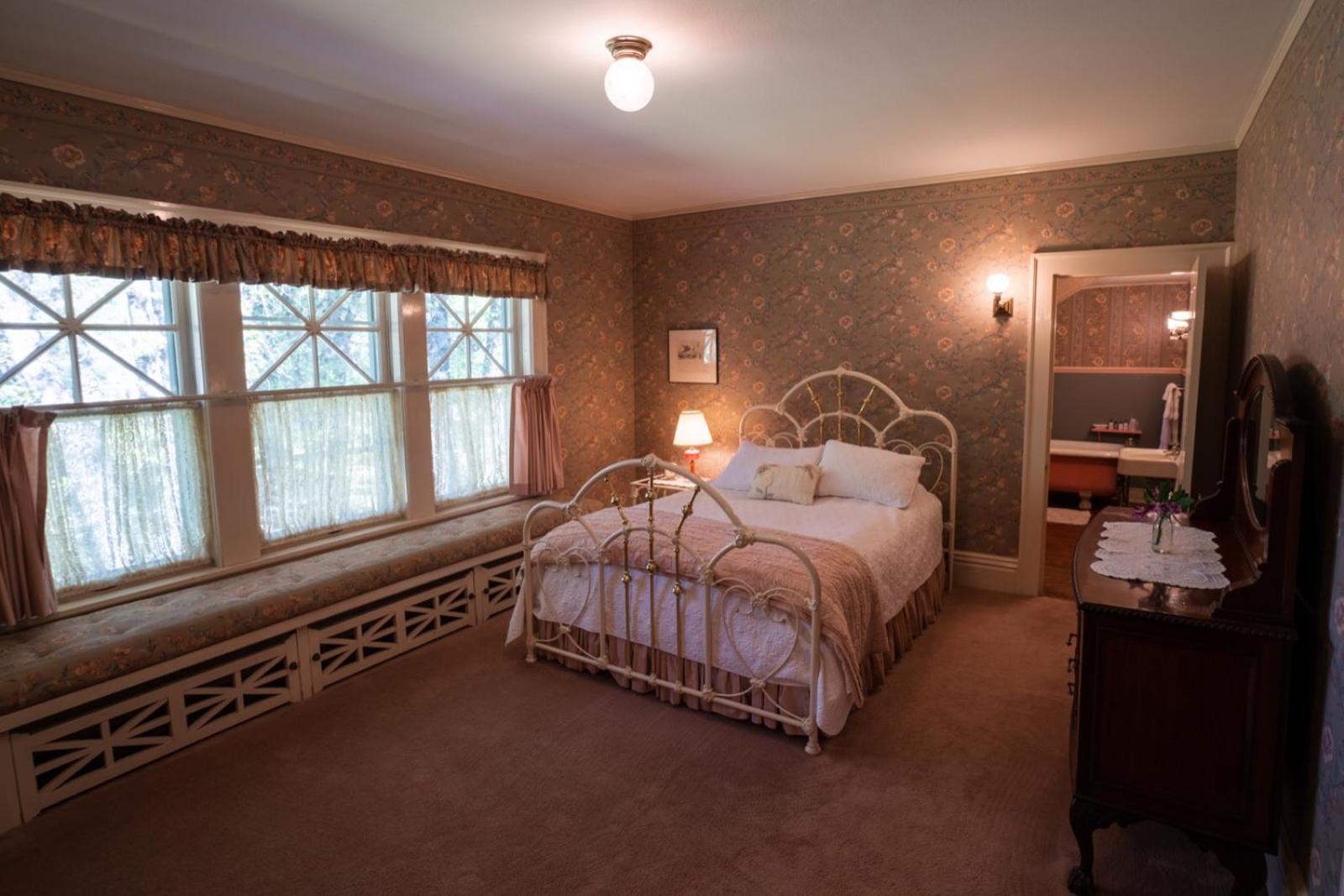 McCloud Hotel - photo 15