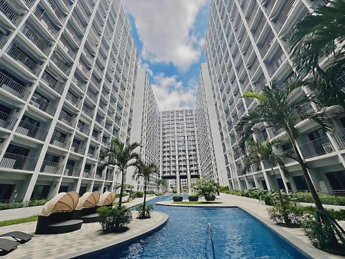 3 Condos 8 Beds 3 bathrooms 3 Kitchens 4 Pools @ Shore2 MOA — 4-Star Luxury Hotel in Manila, Philippines