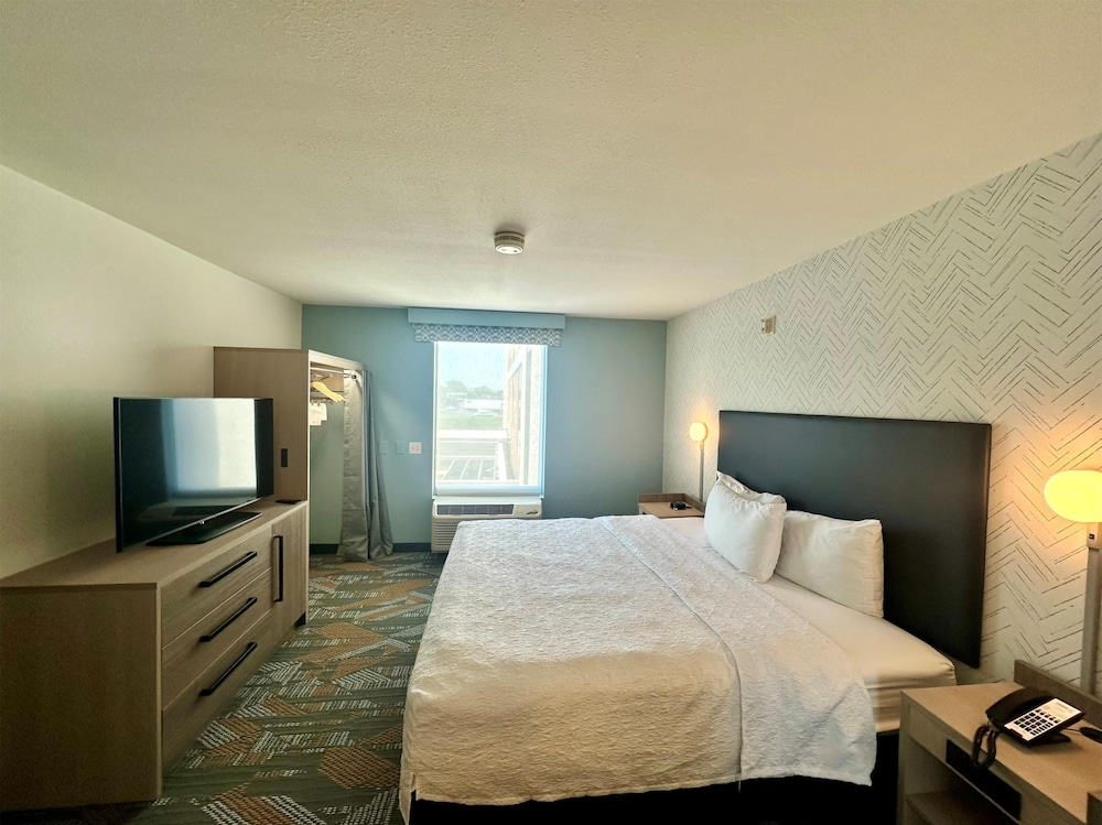 Home2 Suites by Hilton Rahway - photo 13