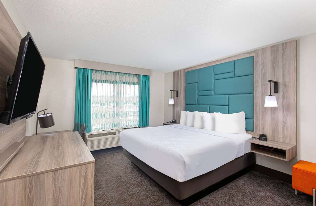 La Quinta Inn by Wyndham Pigeon Forge Dollywood - photo 24